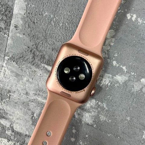 Часы Apple Watch Series 3 Gold Aluminum ремешок "розовый песок", б/у-2