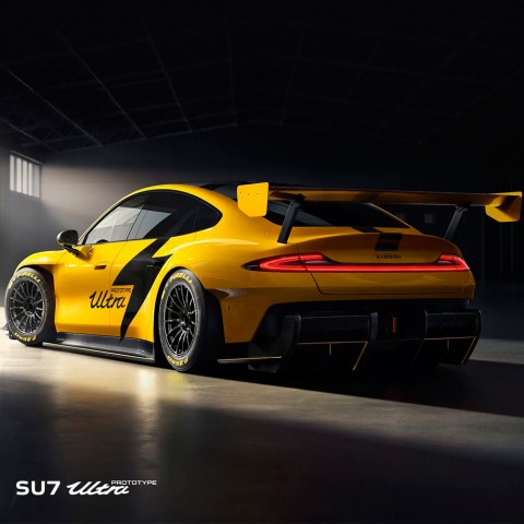 Электромобиль Xiaomi SU7 Ultra-3