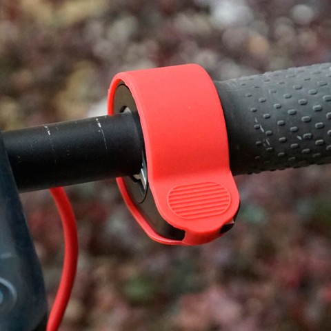 Силиконовая накладка на педаль газа электросамоката Xiaomi-1