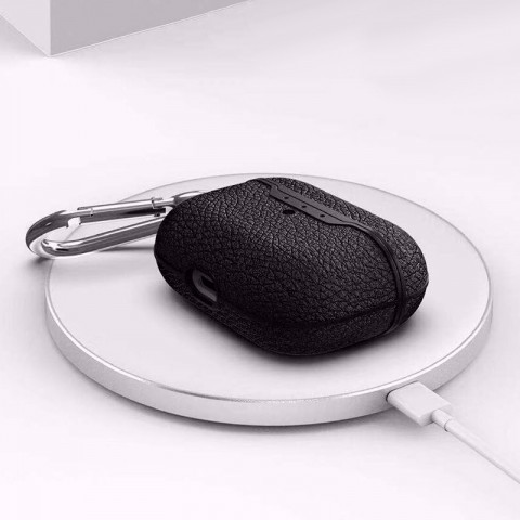 Чехол TPU рельеф "кожа" для AirPods Pro, с карабином, черный-1