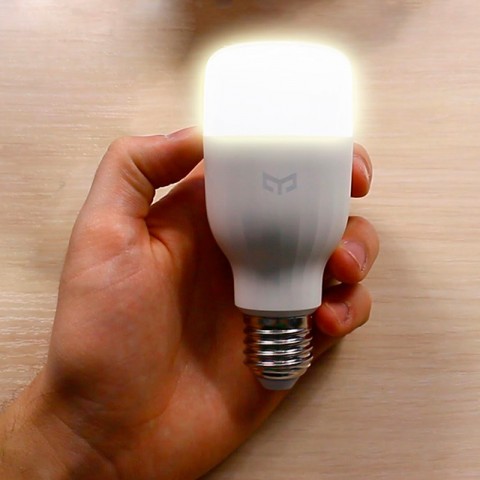 Wi-Fi Лампочка Xiaomi Yeelight-1