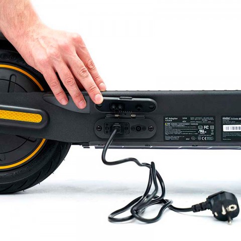 Заглушка разъема зарядки элeктросамоката Ninebot Max-1